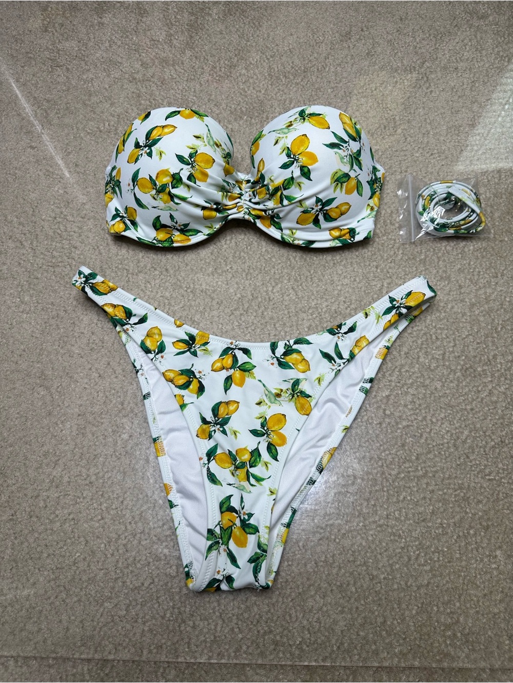 VICTORIA’S SECRET LEMON PRINT 2 PIECE BIKINI SET 32DD MEDIUM NWOT